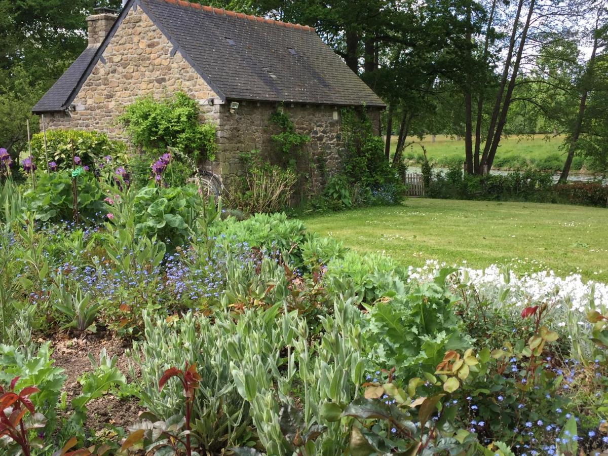 Bed and Breakfast Au Pont Ricoul Saint-Pierre-de-Plesguen Exterior foto