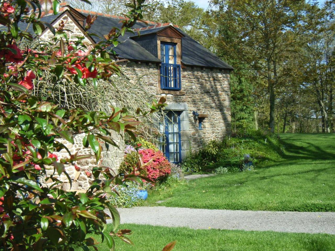 Bed and Breakfast Au Pont Ricoul Saint-Pierre-de-Plesguen Exterior foto