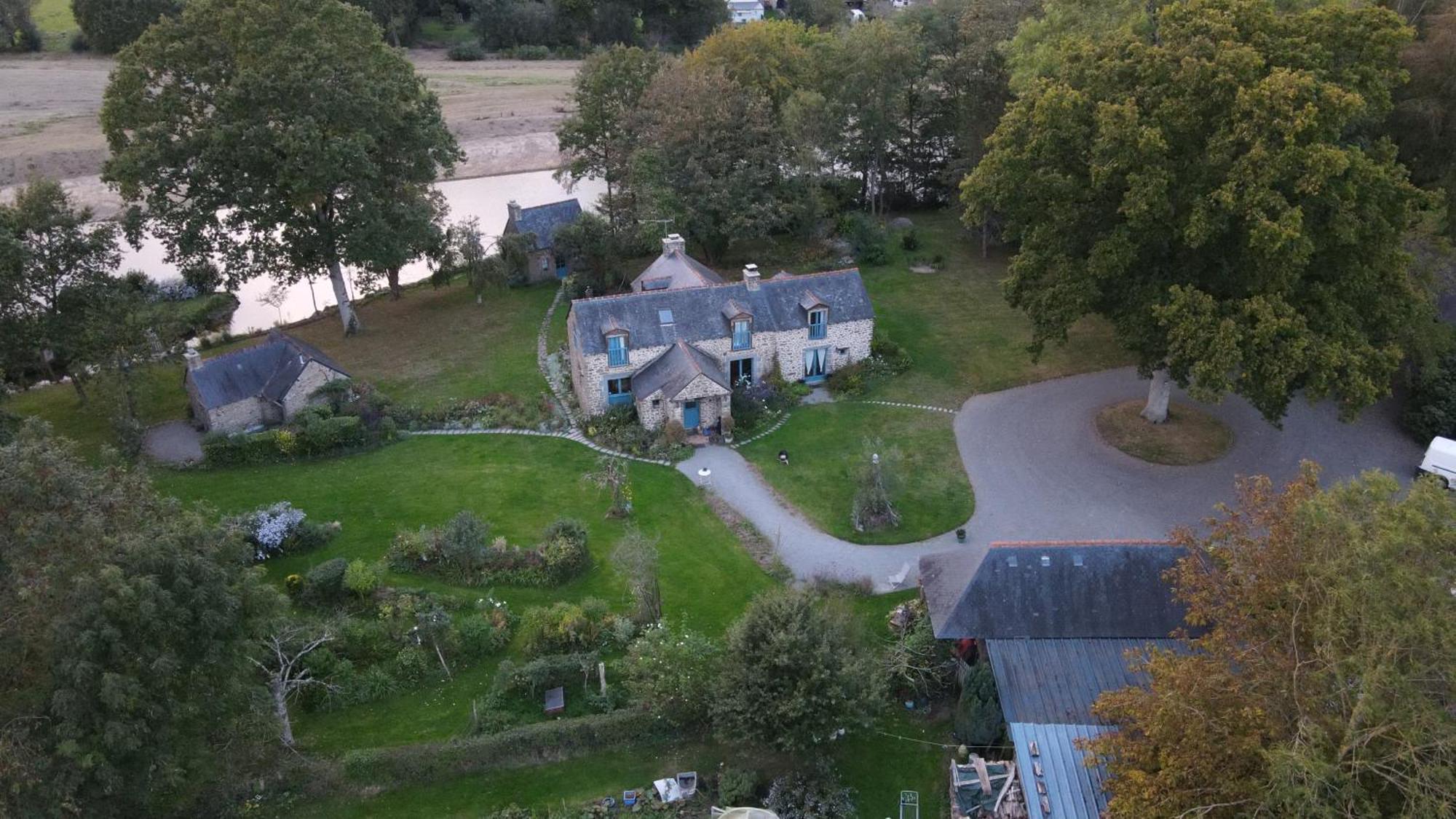Bed and Breakfast Au Pont Ricoul Saint-Pierre-de-Plesguen Exterior foto