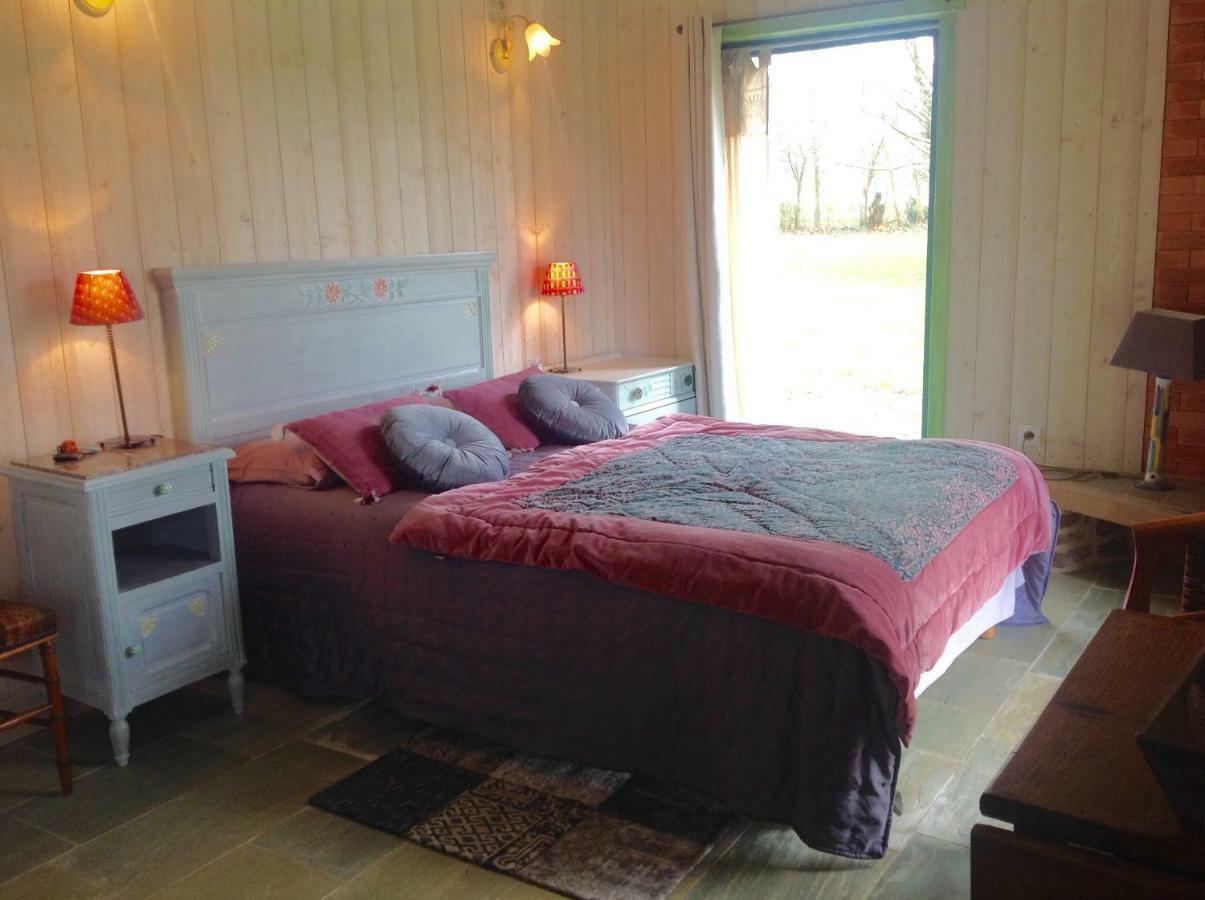Bed and Breakfast Au Pont Ricoul Saint-Pierre-de-Plesguen Exterior foto