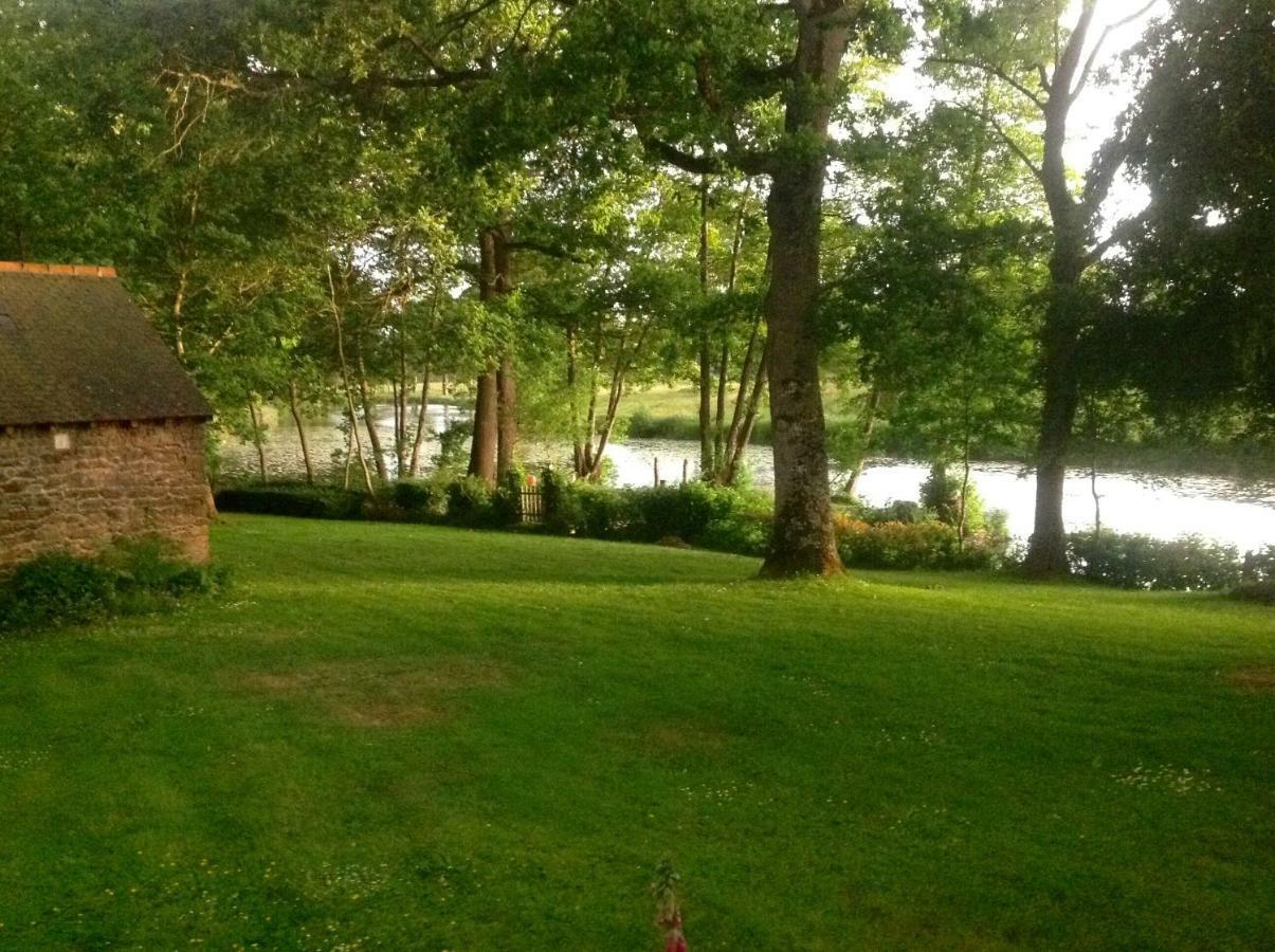 Bed and Breakfast Au Pont Ricoul Saint-Pierre-de-Plesguen Exterior foto